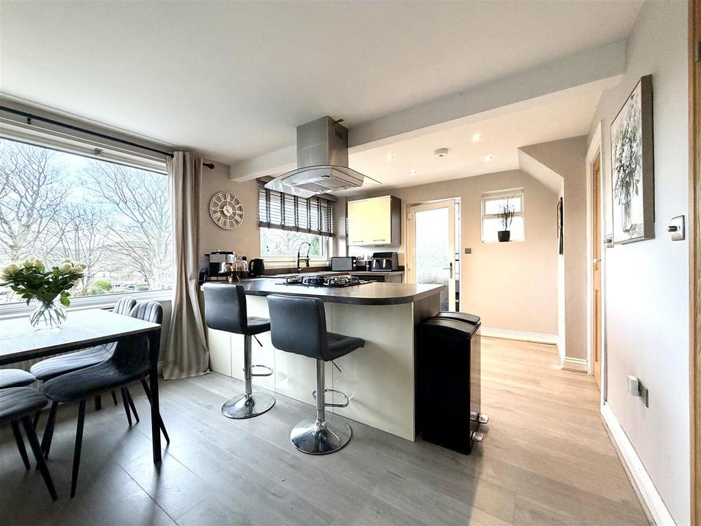 Dining kitchen