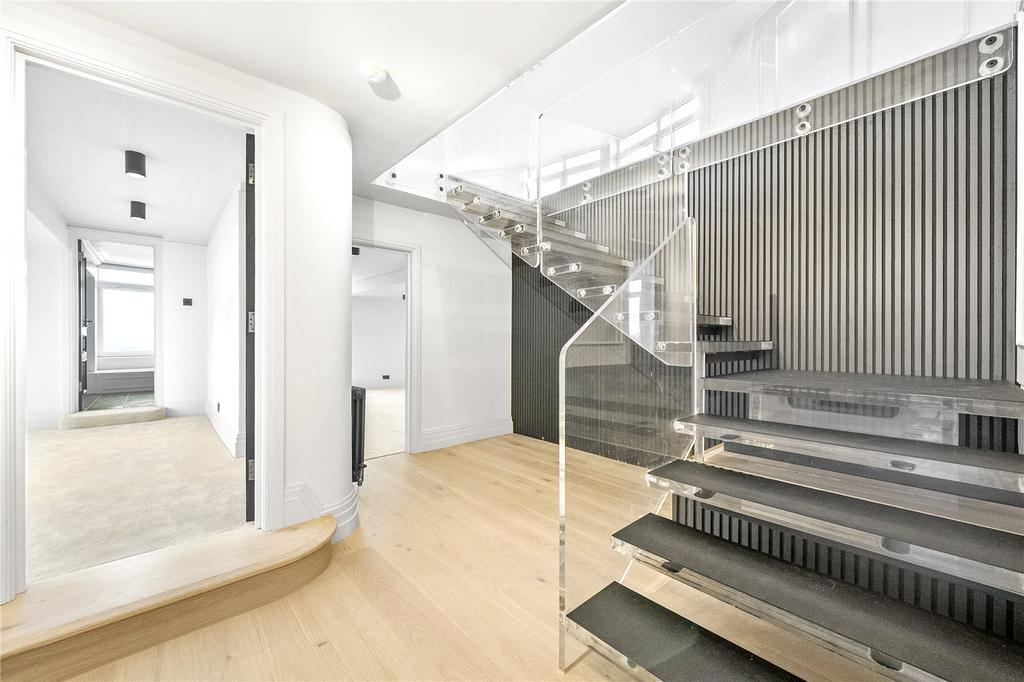 Apartment in London, City of Westminster - More