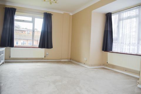 2 bedroom flat to rent, Radcliffe Gardens, Carshalton SM5