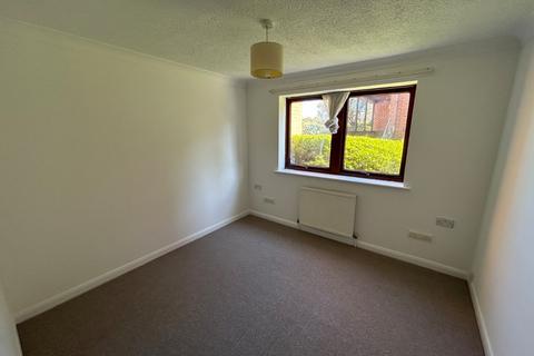 2 bedroom flat to rent, Greyfriars Court, George Hill Road, Kingsgate, Broadstairs, CT10