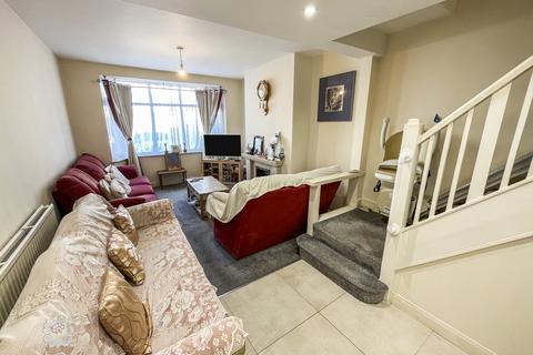 3 bedroom semi-detached house for sale, Sandringham Avenue, Leicestershire LE4