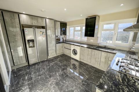 3 bedroom semi-detached house for sale, Sandringham Avenue, Leicestershire LE4