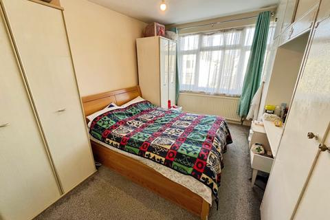 3 bedroom semi-detached house for sale, Sandringham Avenue, Leicestershire LE4