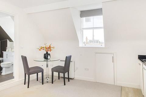 Studio to rent, Mount Street, Mayfair, London, W1K