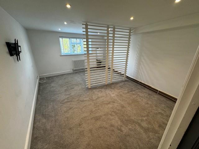 BEDROOM.jpg