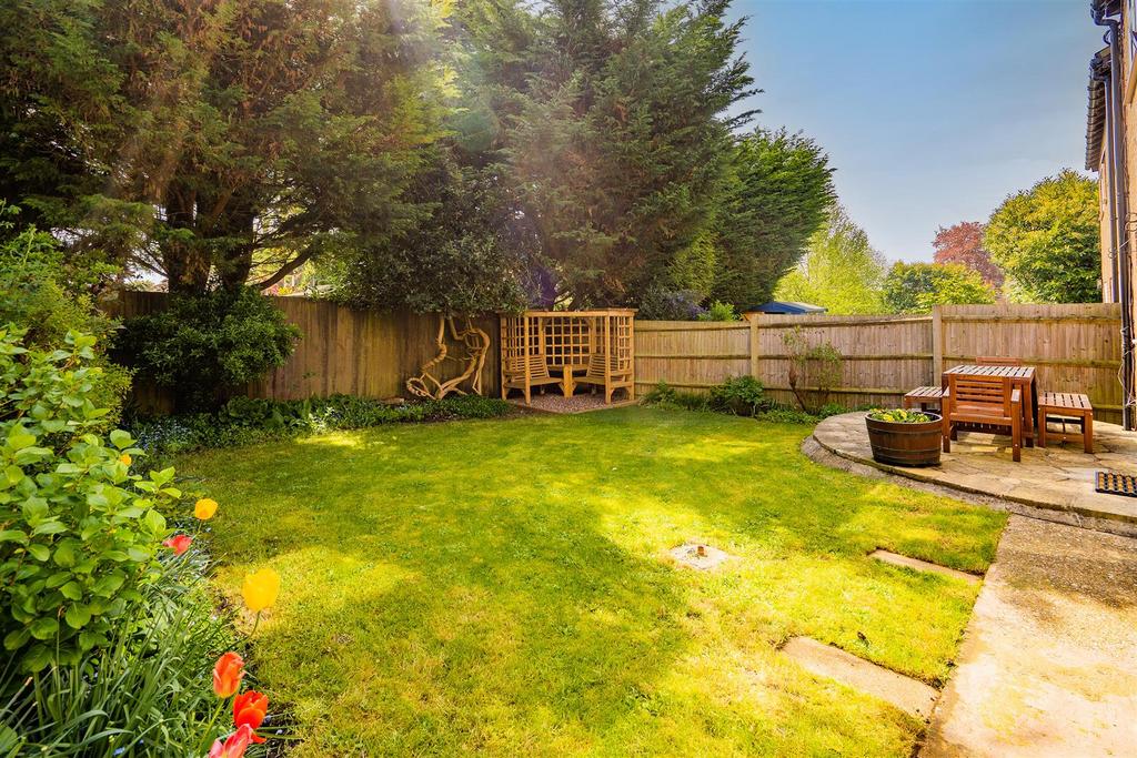 24 Maybrook Gardens-12.jpg