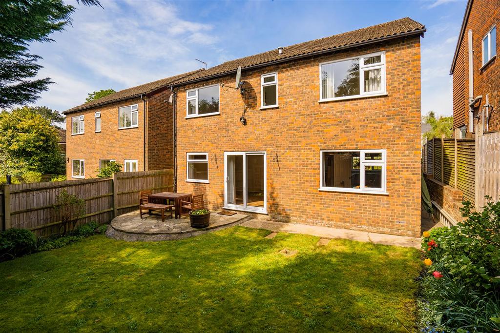 24 Maybrook Gardens-13.jpg
