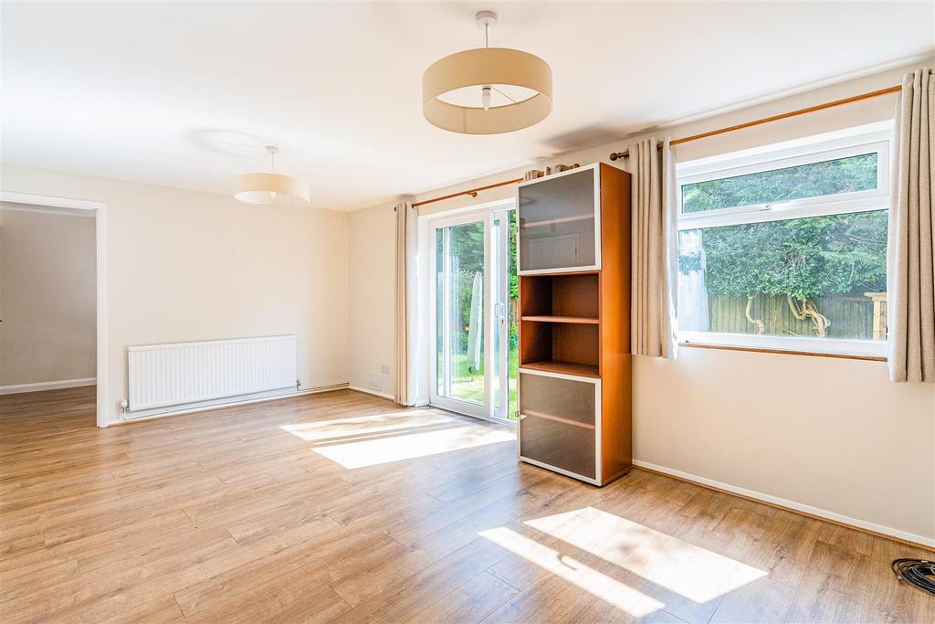 24 Maybrook Gardens-11.jpg