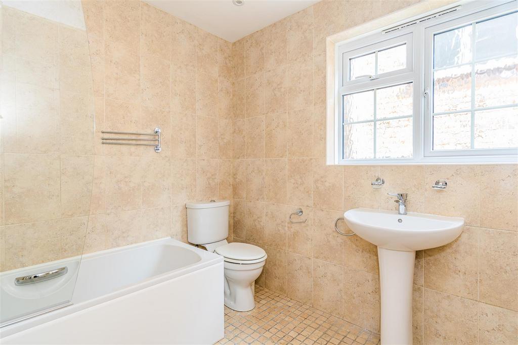 24 Maybrook Gardens-04.jpg