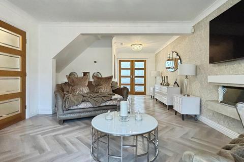 3 bedroom detached house for sale, Hollingswood Way, Sunnyside, Rotherham S66 3ZN