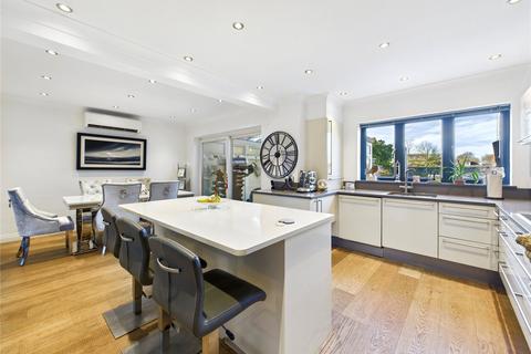 4 bedroom detached house for sale, Sanders Drive, Colchester, CO3