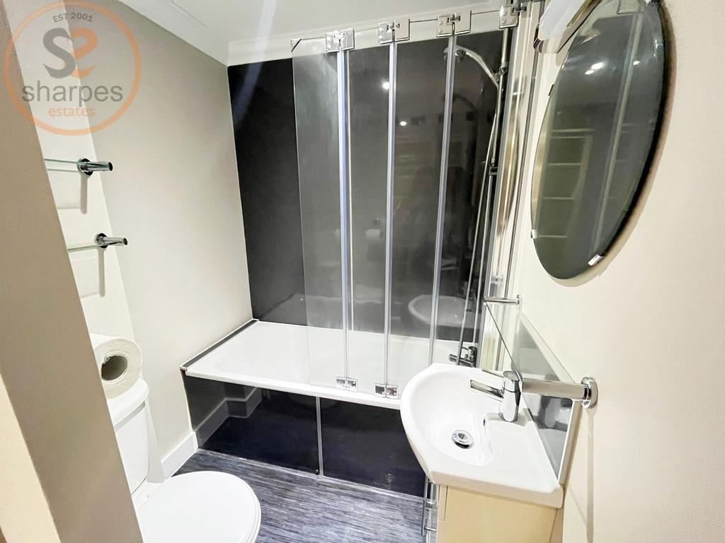 7. bathroom.jpeg