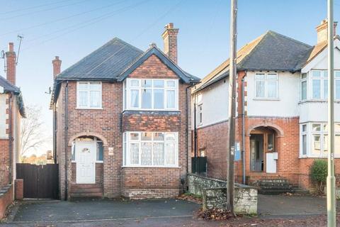 undefined, Worplesdon Road, Surrey GU2