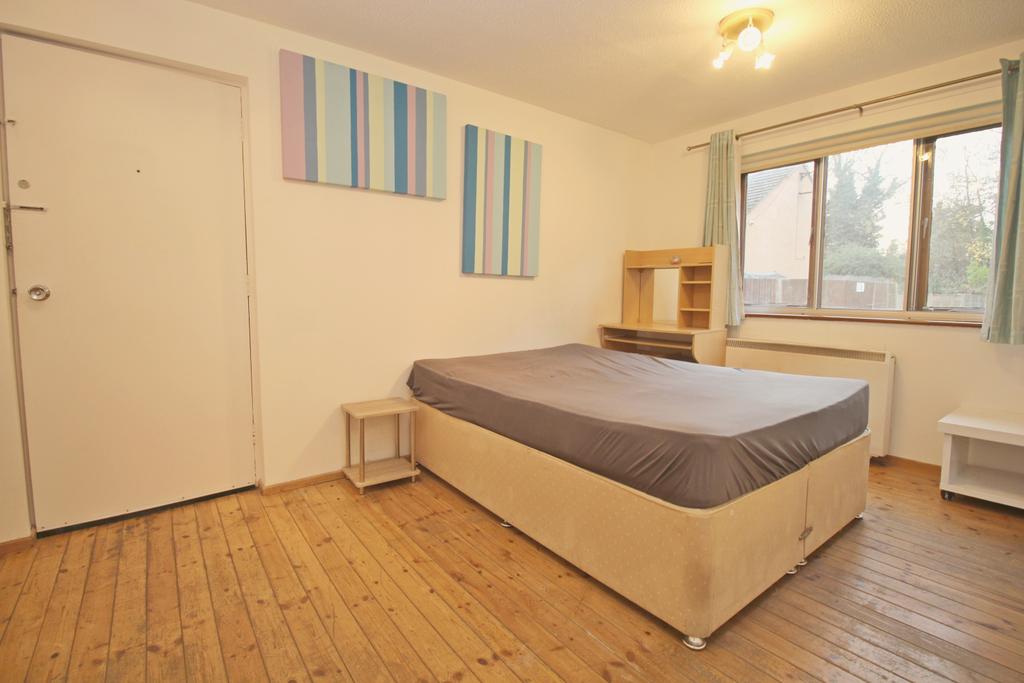 1 bed studio to rent Wilkinson Way, Acton W4 5 XF