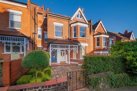 4 bedroom flat to rent, SOUTHWOOD AVENUE, HIGHGATE, N6