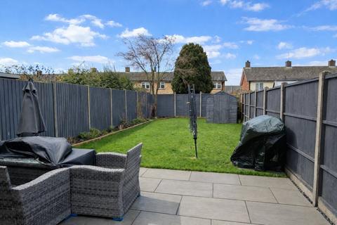 3 bedroom terraced house for sale, Highbush Road, Stotfold, Hitchin, SG5