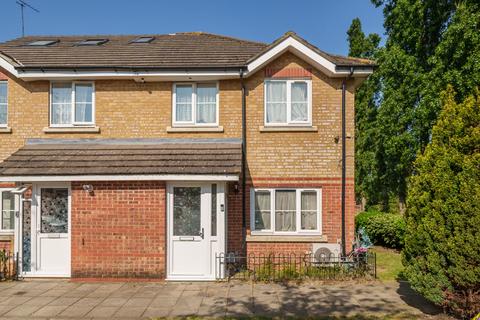 3 bedroom end of terrace house for sale, Trubshaw Road, Southall, London, UB2