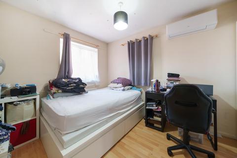 3 bedroom end of terrace house for sale, Trubshaw Road, Southall, London, UB2