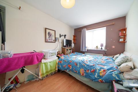 3 bedroom end of terrace house for sale, Trubshaw Road, Southall, London, UB2