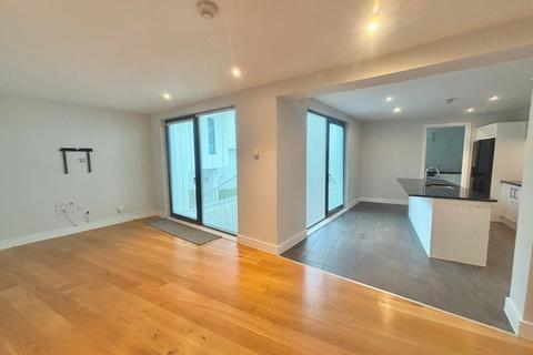 4 bedroom detached house to rent, Castle View, Clyne Castle, Swansea