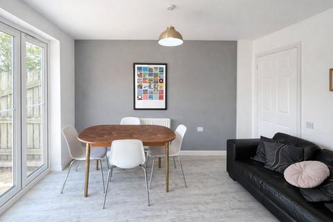 4 bedroom terraced house to rent, Wright Way, Stoke Park, Bristol, Gloucestershire, BS16