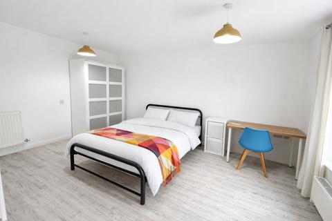 4 bedroom terraced house to rent, Wright Way, Stoke Park, Bristol, Gloucestershire, BS16