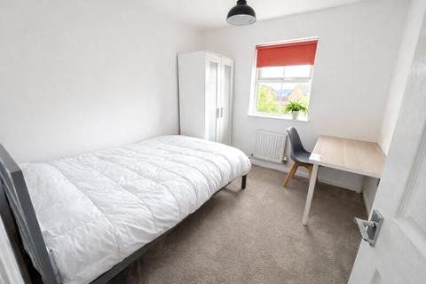 4 bedroom terraced house to rent, Wright Way, Stoke Park, Bristol, Gloucestershire, BS16