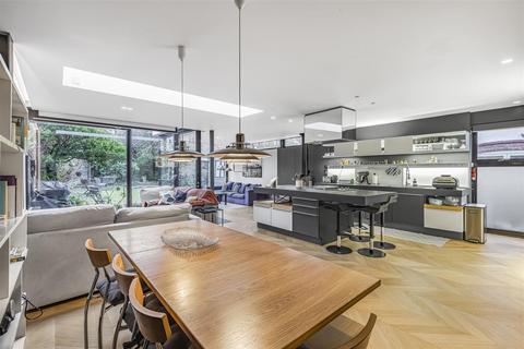 undefined, Hertford Avenue, East Sheen, SW14