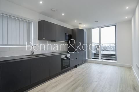 2 bedroom apartment to rent, Staines Road, Hounslow TW3