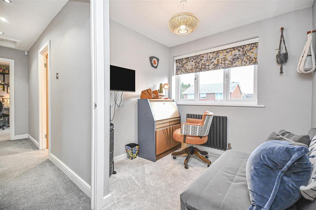 8 The Pines Bedroom 4.JPG