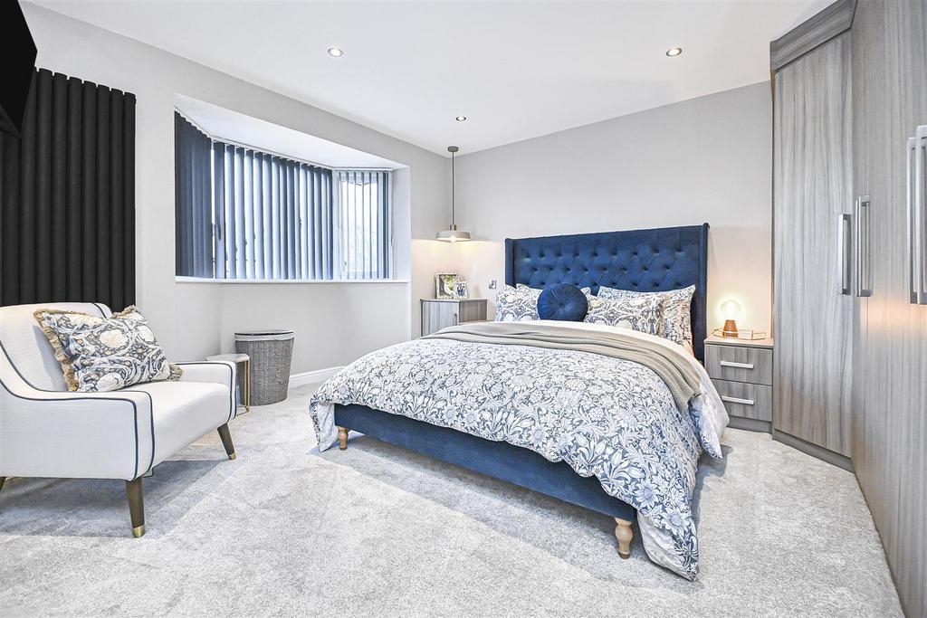 8 The Pines Bedroom 1 (3).JPG