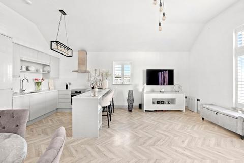 1 bedroom apartment for sale, High Street, Ongar, CM5