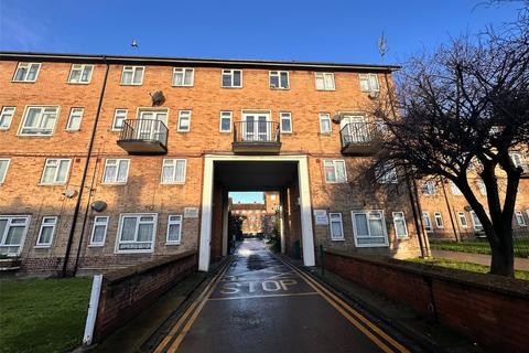 2 bedroom flat to rent, Thornhill Gardens, London, E10