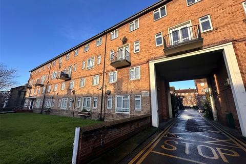 2 bedroom flat to rent, Thornhill Gardens, London, E10