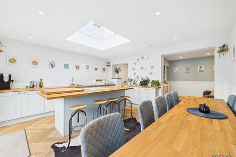 undefined, Sandyleaze, Gloucester GL2