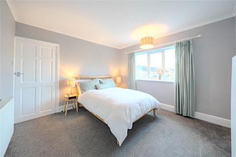 3 bedroom semi-detached house for sale, Fearnville View, Leeds