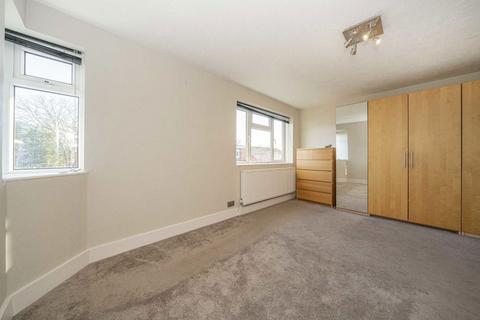 1 bedroom flat for sale, Chelsea Close, Hampton TW12