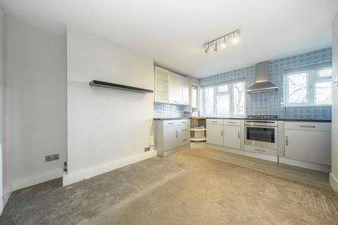1 bedroom flat for sale, Chelsea Close, Hampton TW12
