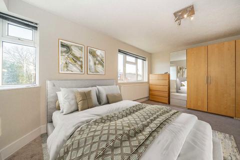 undefined, Chelsea Close, Hampton TW12