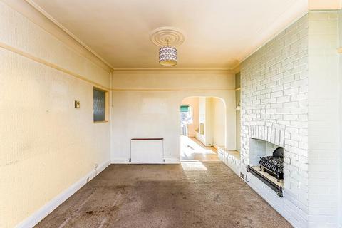 4 bedroom semi-detached bungalow for sale, Silverthorn Gardens, Chingford