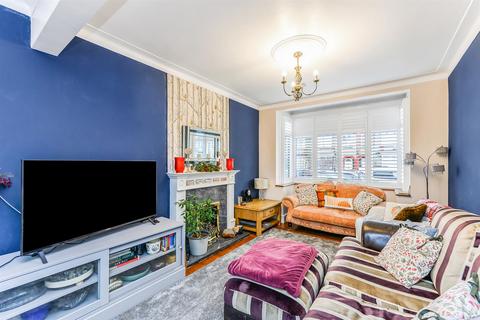 3 bedroom detached house for sale, Hampton Road, Chingford