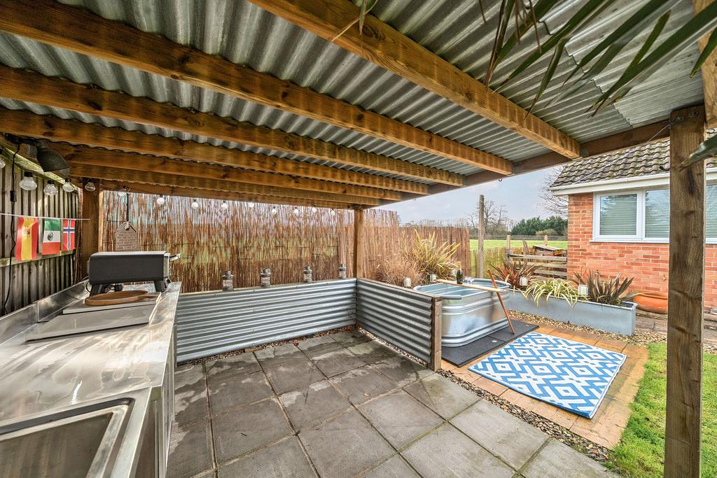 Outdoor Kitchen