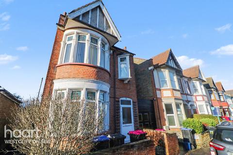 4 bedroom detached house for sale, Hainault Avenue, WESTCLIFF-ON-SEA