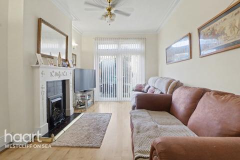 4 bedroom detached house for sale, Hainault Avenue, WESTCLIFF-ON-SEA
