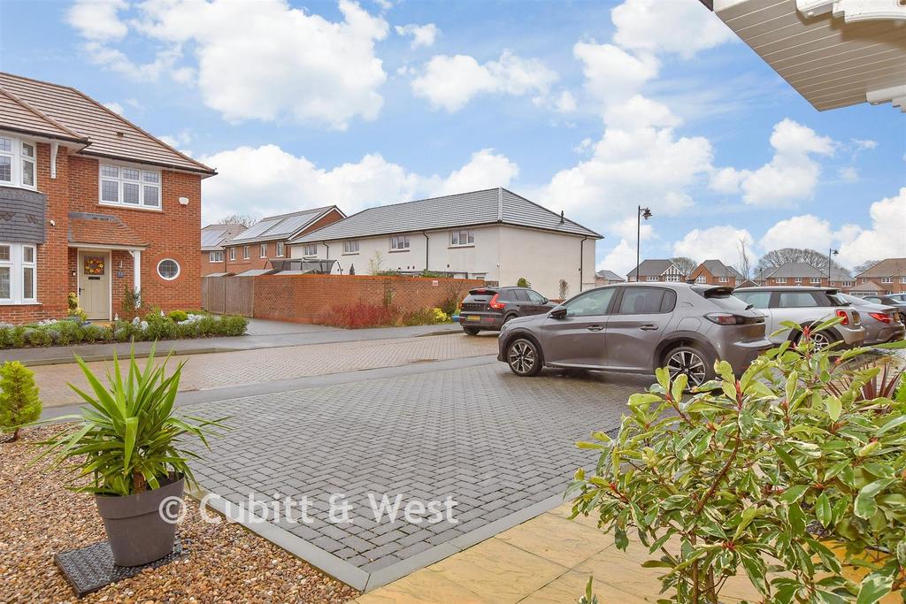 Driveway/Parking