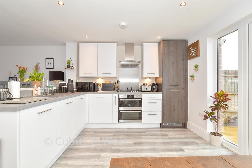 Lounge/ Kitchen