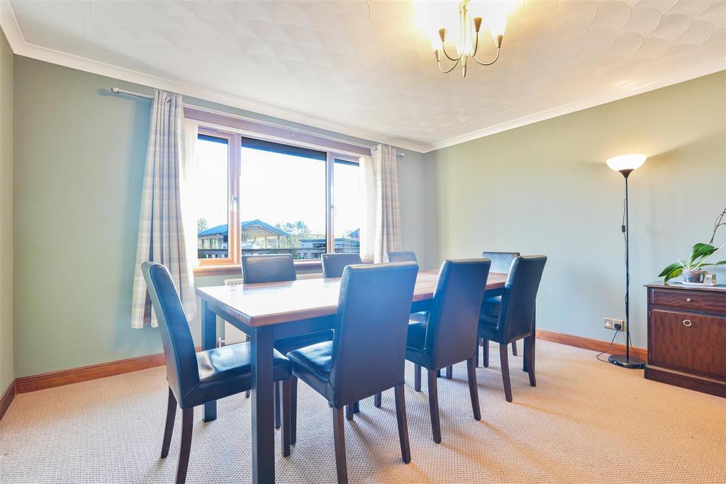 11 - dining room.jpg