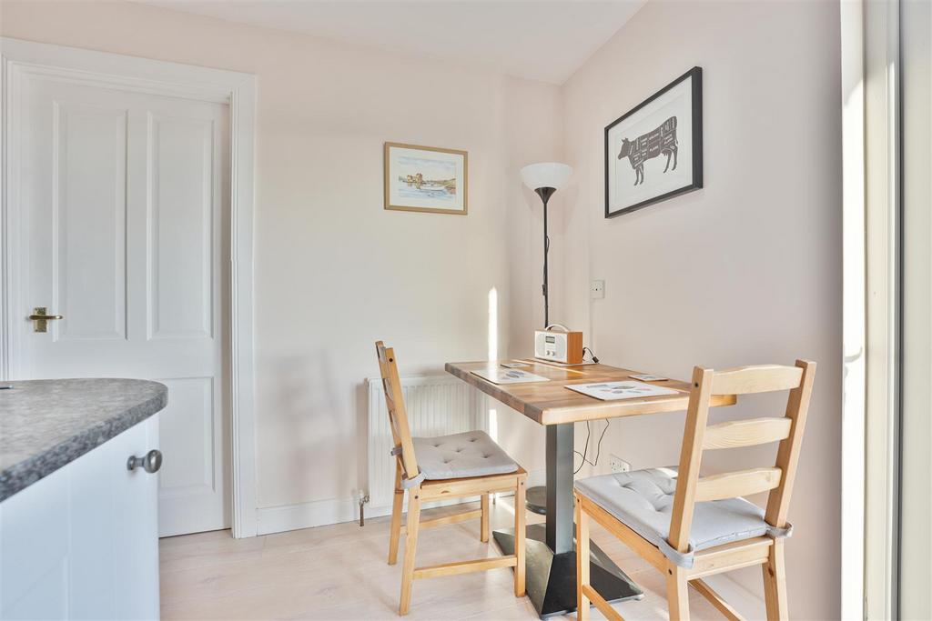 15 - kitchen.jpg