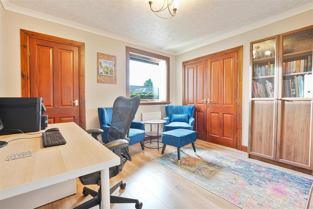 28 - bedroom 5.jpg