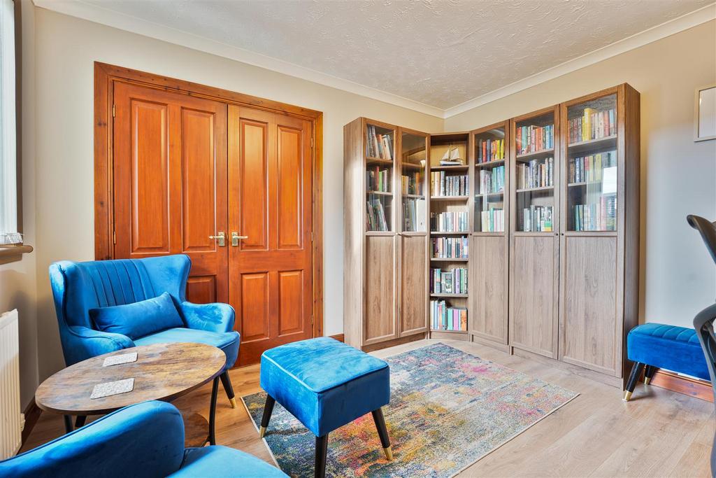 29 - bedroom 5.jpg